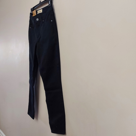Silver Jeans Curvy High Rise Skinny Jeans for Women in Black - Picture 9 of 12